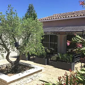 Avec Piscine Lou Minestraue Entraigues-sur-la-Sorgue